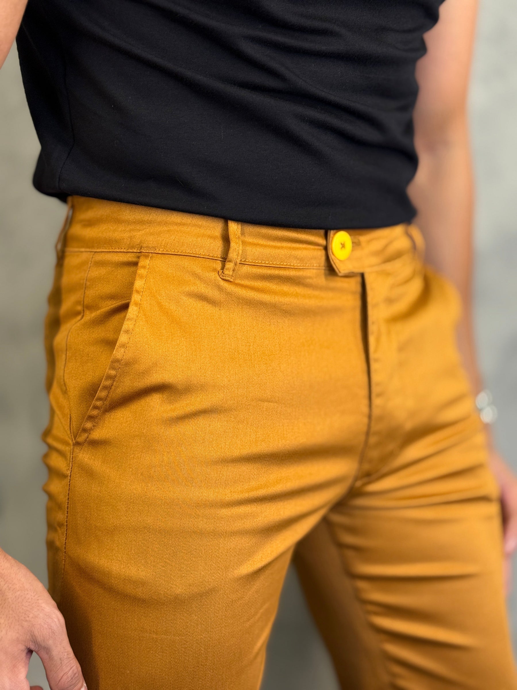 CALÇA SARJA ACETINADA PONTO H FERRUGEM