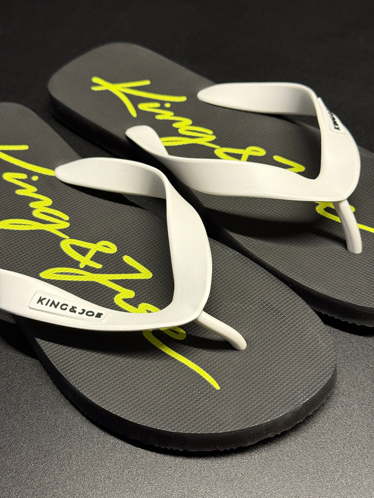 CHINELO MASC KING MANUSCRITO PRETO