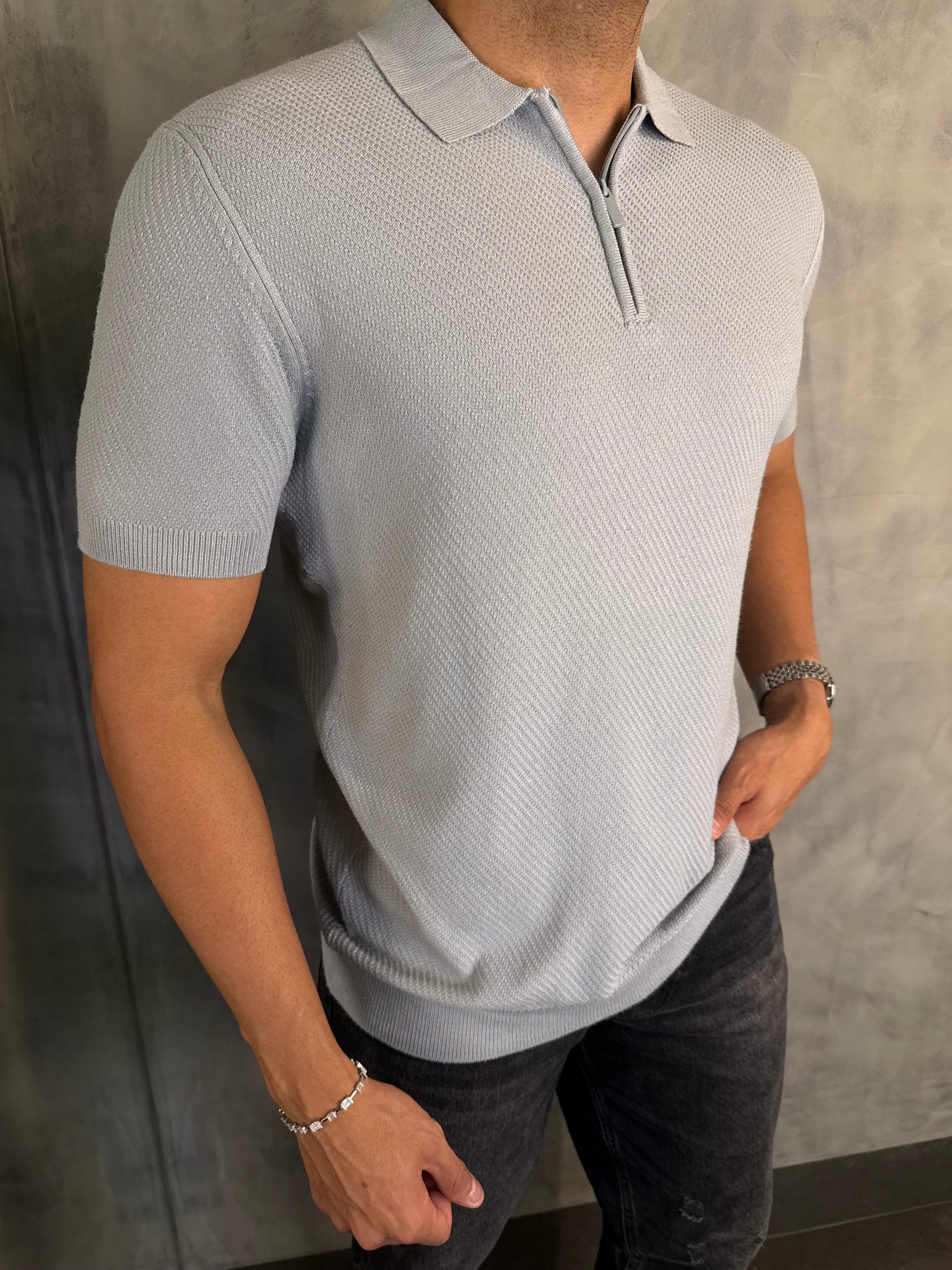 POLO TRICOT ZIPER TEXTURIZADA PONTO H